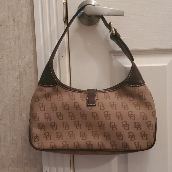 Signature Canvas Dooney & Bourke Hobo Shoulder Bag - Picture 3 of 8